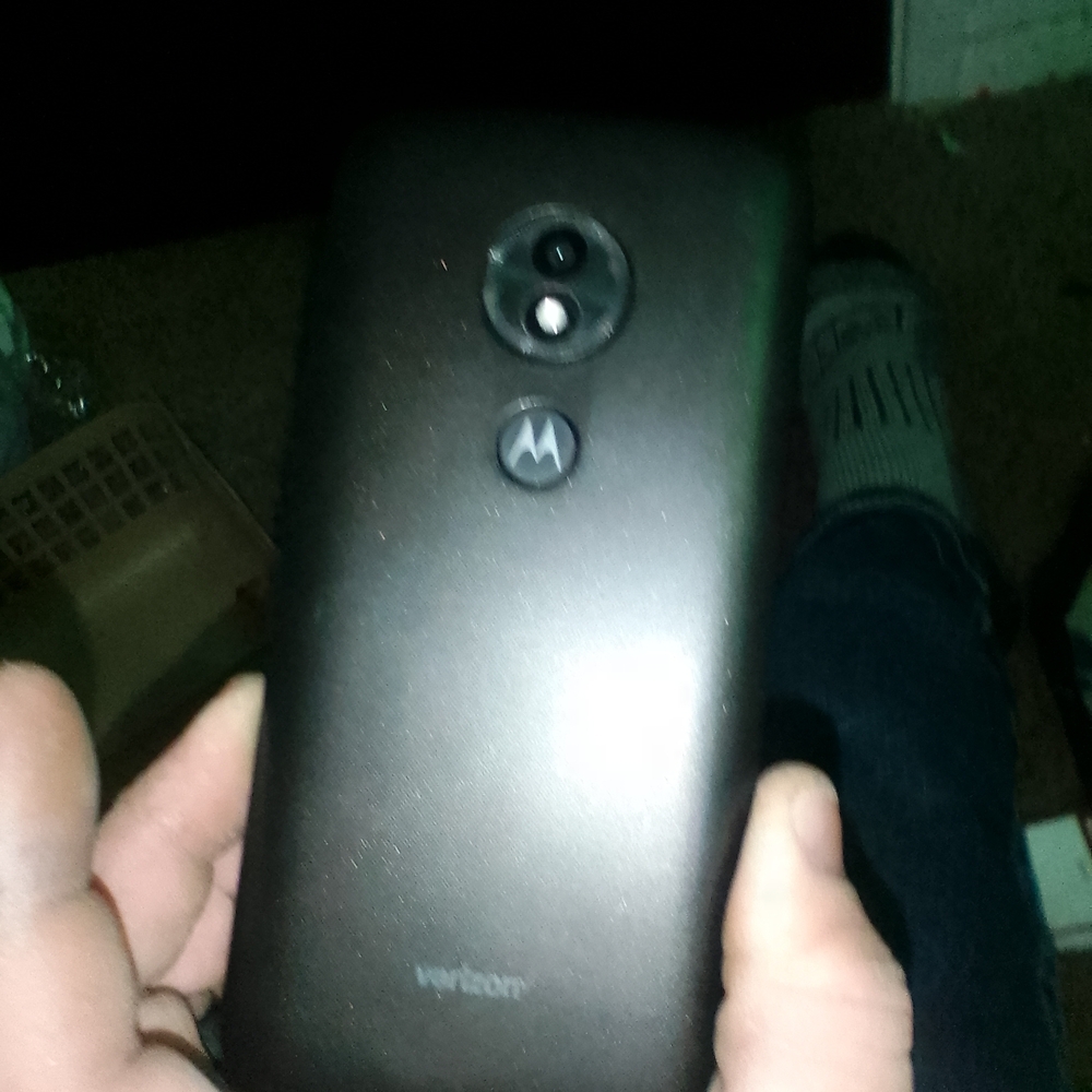 30$ Motorola Smartphone in Sleek Black Finish